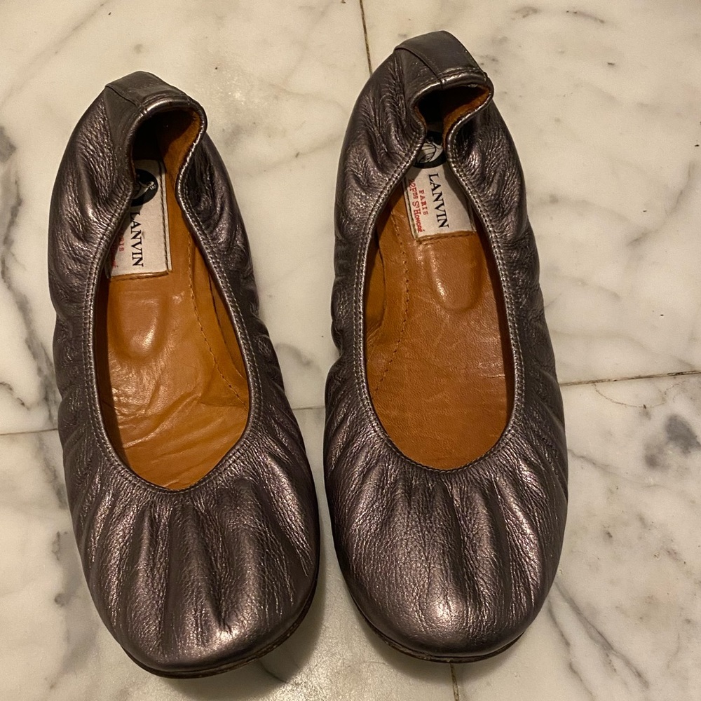 LANVIN DARK SILVER METALLIC LEATHER PRINTED BALLET FLATS - SIZE 39.5!
